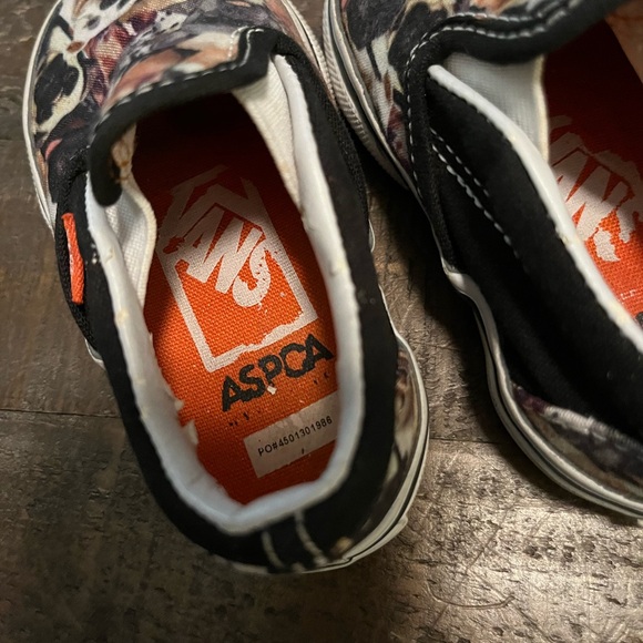 Vans X Aspca Dog slip ons - Picture 4 of 7